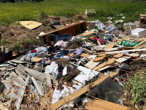 Descarte irregular de lixo preocupa moradores do bairro Glória, em Osório