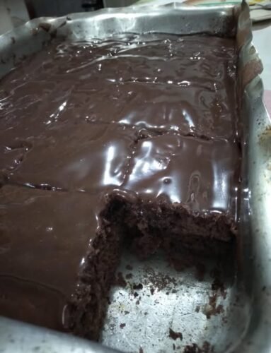 Bolo de chocolate com brigadeiro