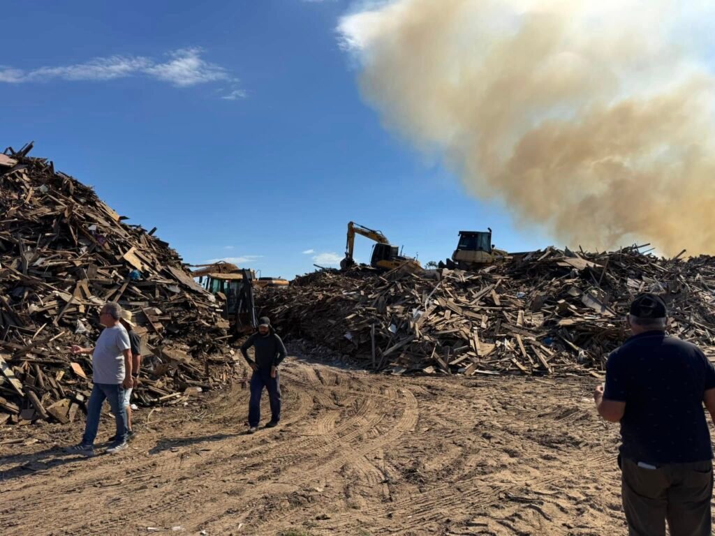 Incêndio atinge cooperativa de recicladores em Capão da Canoa 3 474087701 640865421627433 675088494190834072 n