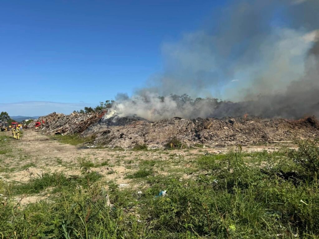 Incêndio atinge cooperativa de recicladores em Capão da Canoa 2 474149200 640865368294105 1936619146930476247 n