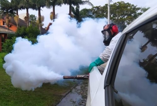 VIGILÂNCIA SANITÁRIA DE OSÓRIO REALIZA APLICAÇÃO DE FUMACÊ PARA CONTROLE DE INSETOS