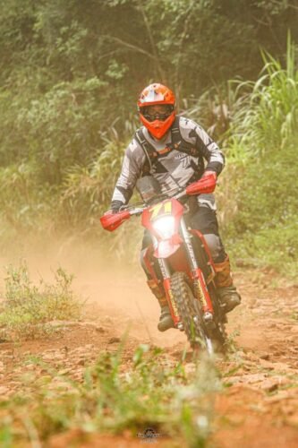 ENDURO DE VERÃO DE MOTOCROSS É REALIZADO NO MORRO DA BORÚSSIA
