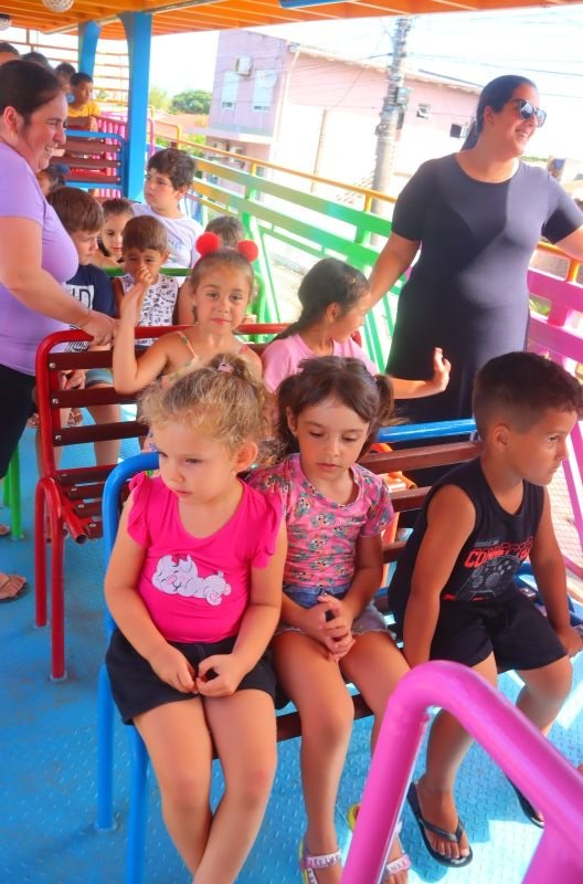 Projeto Verão: Alunos da rede municipal participam de passeio pela cidade de Osório 1 475027925 1029400682561832 1458610193115998939 n