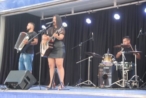 DOMINGOU COM SHOW NA PRAÇA DA INTEGRAÇÃO EM ATLÂNTIDA SUL