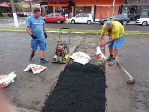 INICIA A OPERAÇÃO TAPA-BURACOS EM OSÓRIO