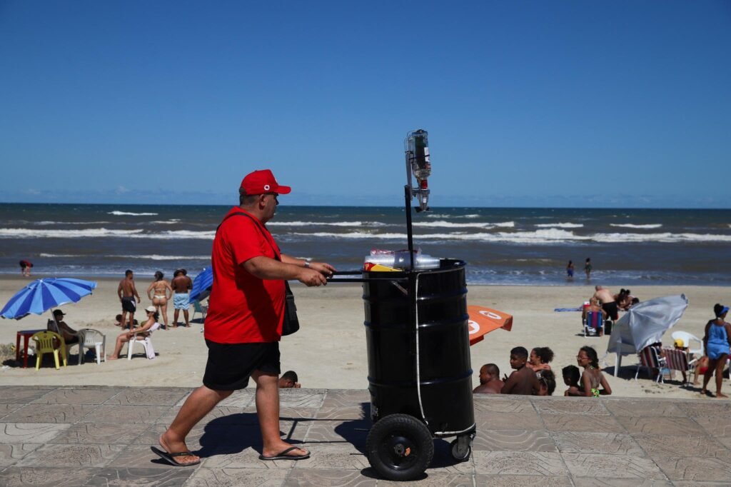 Inspirado em Copacabana, "barmóvel" faz sucesso no Litoral Norte 2 5109992 660e78028ebf3fb