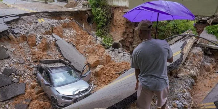 Chuvas em Santa Catarina deixam 995 desalojados e 320 desabrigados 13 BRAZIL WEATHER RAIN