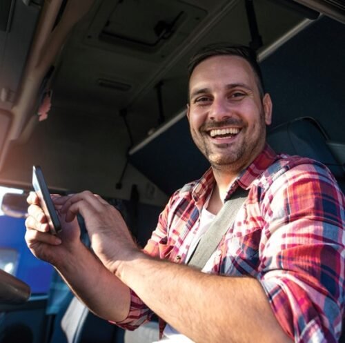 Instituto Julio Simões lança programa Direção Certa com conteúdo exclusivo sobre finanças para caminhoneiros