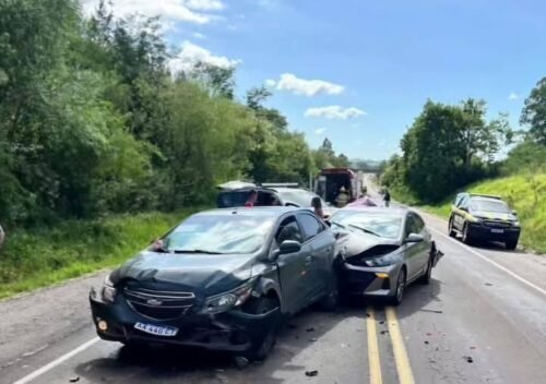 Acidente na BR 290 em Rosário do Sul deixa sete pessoas feridas