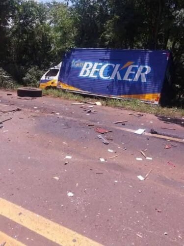 Um morto e três feridos é o saldo de um acidente que envolveu três caminhões na BR-472, em Boa Vista do Buricá no RS