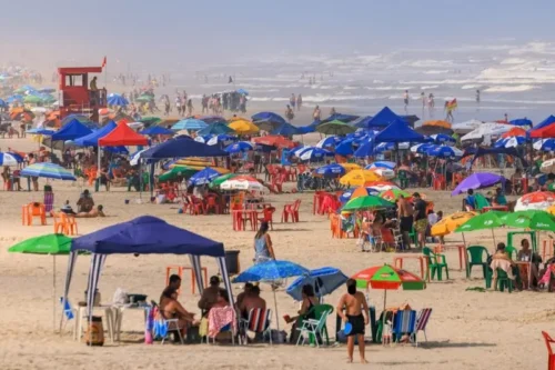 “Meu Primeiro Mergulho” leva crianças em situação de vulnerabilidade para um dia especial em praia Gaúcha