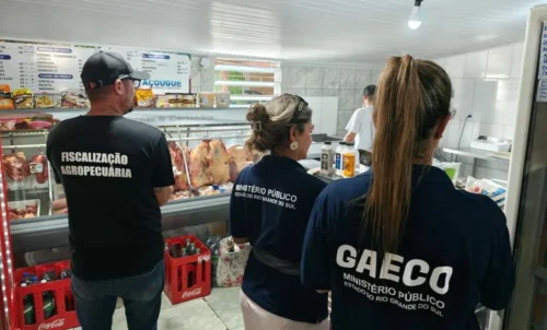 Cidreira: Força-Tarefa Segurança dos Alimentos apreende mais de 2,7 toneladas de produtos impróprios para consumo