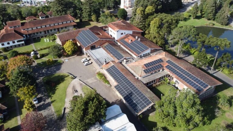 Ao todo, foram instaladas 227 placas solares Ecosul