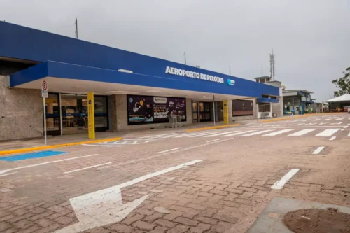 Após perder voo, passageiro vandaliza o aeroporto de Pelotas