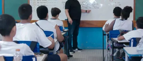 Aulas na rede estadual de ensino são retomadas para mais de 700 mil estudantes no Rio Grande do Sul