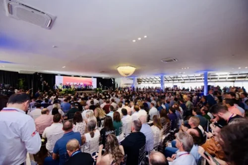 Com a participação de mais de 1.500 pessoas, foi aberta a Assembleia de Verão da Famurs