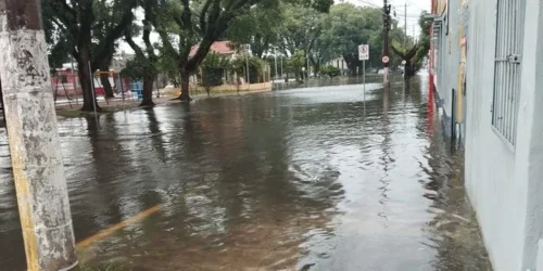 Chuvas causa transtornos em oito cidades do RS