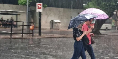 RS tem alto risco de chuva forte e temporais neste Domingo
