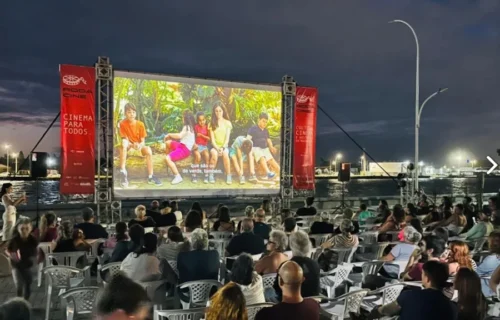 Cinema ao ar livre encantou o público em Tramandaí