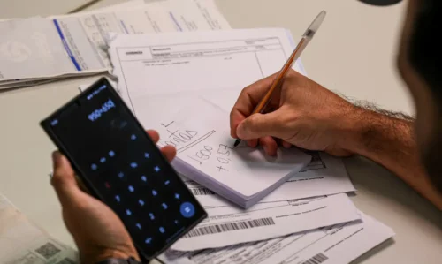 Serasa, Correios e Febraban promovem feirão para renegociação de dívidas