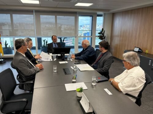 ADMINISTRAÇÃO MUNICIPAL SE REÚNE COM TRIBUNAL DE JUSTIÇA DO RS PARA TRATAR DE DÍVIDAS DE 2024 NO VALOR DE R$ 4,5 MILHÕES