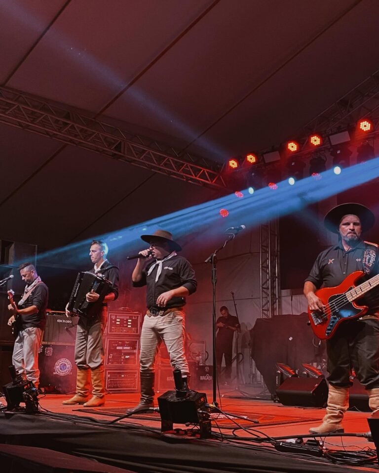 A primeira noite de shows e bailes do 12º Rodeio Crioulo de Xangri-Lá 7 487417572 18176125912317615 2765696830235207962 n