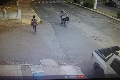 Pai circulou de bicicleta com filho por três horas antes de jogá-lo de ponte em São Gabriel; entenda cronologia do crime