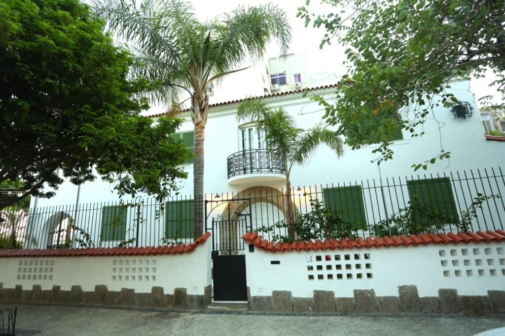 Prefeito do Rio decide comprar casa onde foi gravado "Ainda Estou Aqui" e vai transformá-la em Museu 4 GlIkiY9XUAANkyn