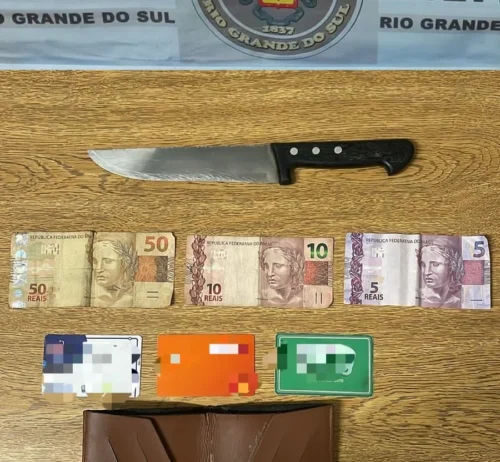 BM prende dupla por roubo e extorsão a motorista de aplicativo em Osório