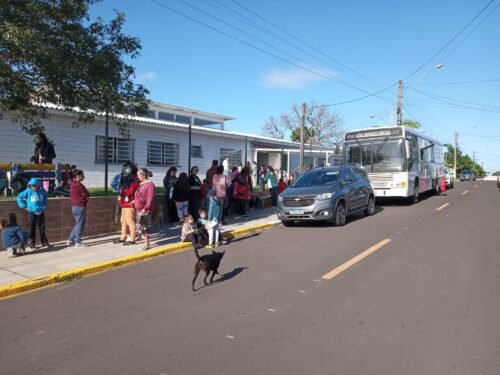 PARCERIA ENTRE PREFEITURA DE OSÓRIO E LIONS CLUB BENEFICIA 40 FAMÍLIAS DA ESCOLA OSMANY VÉRAS COM CONSULTAS OFTALMOLÓGICAS 