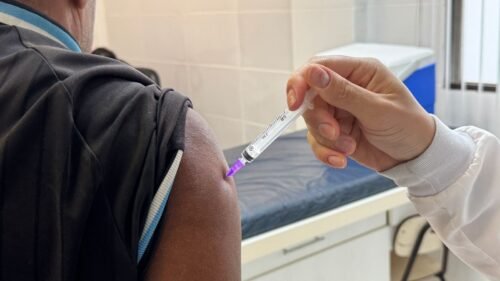 UNIDADE MÓVEL DA SAÚDE ESTARÁ NESTE SÁBADO NO LARGO DOS ESTUDANTES SÔNIA CHEMALE PARA A CAMPANHA DE VACINAÇÃO CONTRA GRIPE