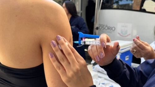 UNIDADE MÓVEL DA SAÚDE ESTEVE NESTE SÁBADO NO LARGO DOS ESTUDANTES SÔNIA CHEMALE PARA A CAMPANHA DE VACINAÇÃO CONTRA GRIPE 1 493320107 1102871265214773 4564535757630043240 n