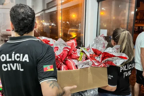 Dono de mercado é preso em Cidreira por vender ovos de Páscoa vencidos desde 2023