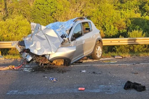 Acidente com carro e caminhão deixa quatro mortos na BR-386 1 5243867 6afb14d3d6ae45b