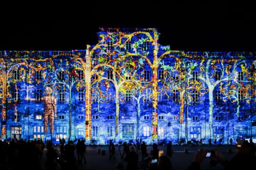 63d4e54e893e Une toute petite histoire de lumiere Place des Terreaux FDL 2019 04 12 2019 credit BriceROBERT 01 1920