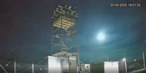 VÍDEO: Passagem de meteoro ‘superbólido’ ilumina o céu sobre o RS