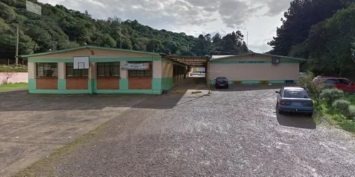 Professora é esfaqueada por alunos em escola de Caxias do Sul