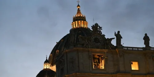 Funeral do papa deve ocorrer entre Sexta-feira e domingo, prevê o Vaticano