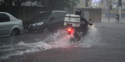 Defesa Civil estadual alerta para chuvas fortes e persistentes em parte do RS