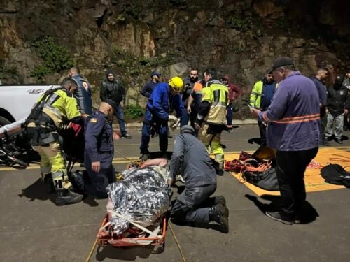 Resgate dramático salva homem que caiu 200 metros em barranco na Rota Panorâmica, em Canela
