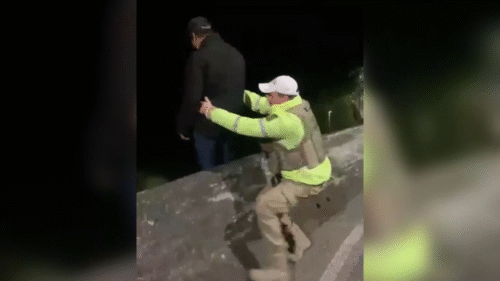 Policiais chegam no exato momento e salvam homem prestes a pular de mirante da Serra do Rio do Rastro