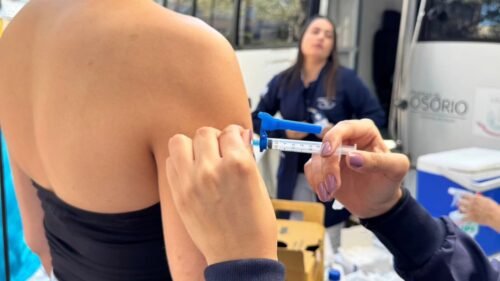 SECRETARIA DA SAÚDE VAI DISPONIBILIZAR VACINAÇÃO CONTRA A GRIPE NA VILA OLÍMPICA E NO LARGO DOS ESTUDANTES NO PRÓXIMO SÁBADO