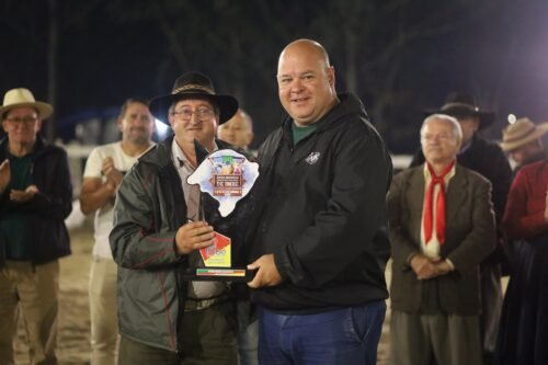 HOMENAGENS MARCARAM NOITE DE ABERTURA DO XVIII RODEIO CRIOULO INTERNACIONAL DE IMBÉ 7 496944797 715557087699102 4877150951617231481 n