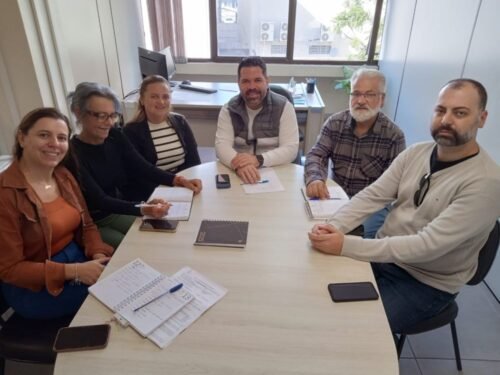 ESTUDANTES DA ESCOLA MUNICIPAL MAJOR DE ALENCAR, EM OSÓRIO, VÃO PARTICIPAR DE CURSO DE AEROMODELISMO NO TURNO INVERSO DAS AULAS