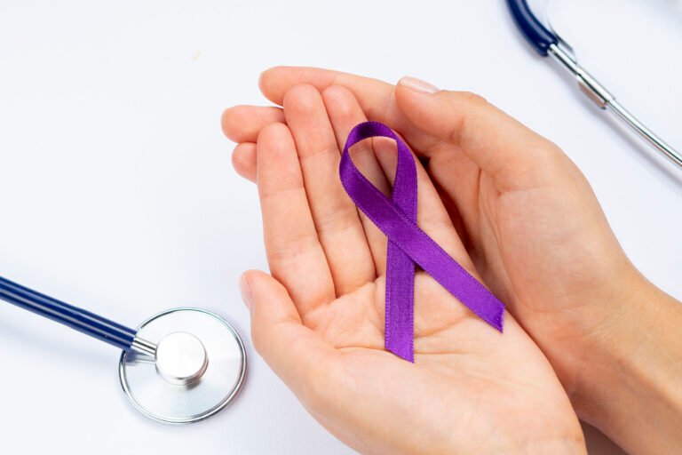 Maio Roxo Credito Freepik