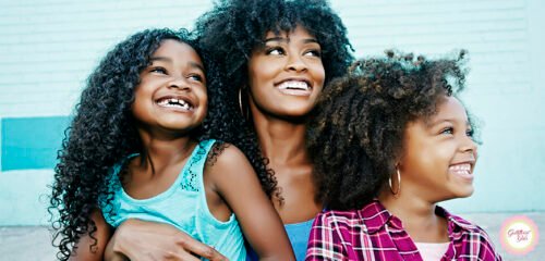 81% das mães solteiras já precisaram recorrer a algum tipo de trabalho informal para complementar a renda, revela pesquisa