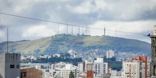 Sábado de sol e calor antecede frente fria no Domingo