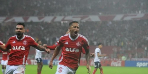 Inter vence o Bahia e avança na Libertadores como líder do grupo