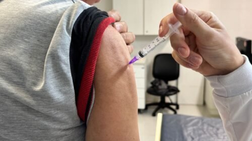 PONTOS DE VACINAÇÃO CONTRA A GRIPE SERÃO DISPONIBILIZADOS NO SÁBADO NA VILA VERDE EM MARIÁPOLIS E NA PRAÇA DA CATEDRAL