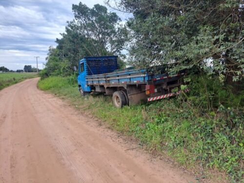 Ações do 8º BPM resultam na recuperação de caminhão furtado e na apreensão de adolescente por tráfico